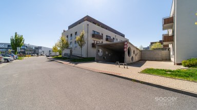 Prodej bytu 4+kk/sklep/garážové stání/balkon, 106 m2, ul. Nepomuckých, Praha 9 - Letňany.