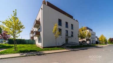 Prodej bytu 4+kk/sklep/garážové stání/balkon, 106 m2, ul. Nepomuckých, Praha 9 - Letňany.