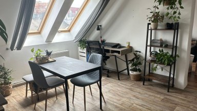 Pronájem bytu 4+1, 85 m2, cihla, Praha 8 - Libeň.