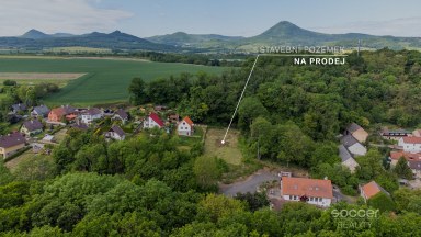 Prodej stavebního pozemku 800 m2, obec Oparno, okres Litoměřice.