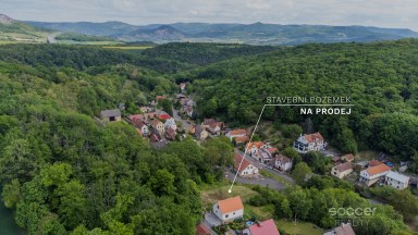 Prodej stavebního pozemku 800 m2, obec Oparno, okres Litoměřice.
