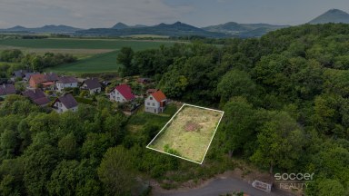 Prodej stavebního pozemku 800 m2, obec Oparno, okres Litoměřice.