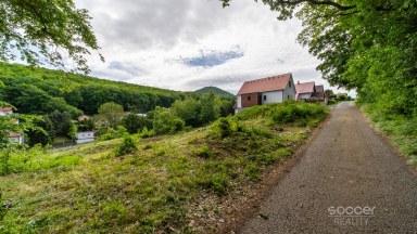 Prodej stavebního pozemku 800 m2, obec Oparno, okres Litoměřice.
