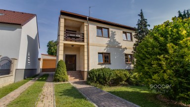 Pronájem rodinného domu, 5+2/G, T, Z, 180m2, ul. 5. května, Smečno.