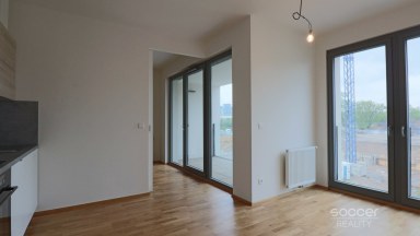 Pronájem bytu 2+kk/B, 46 m2 + 5 m2 balkon, ulice Breitfeldova, Praha 8 – Karlín.