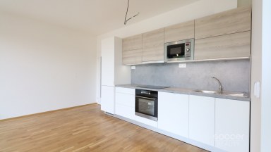Pronájem bytu 2+kk/B, 46 m2 + 5 m2 balkon, ulice Breitfeldova, Praha 8 – Karlín.