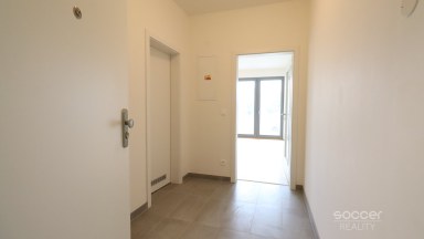 Pronájem bytu 2+kk/B, 46 m2 + 5 m2 balkon, ulice Breitfeldova, Praha 8 – Karlín.