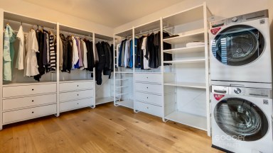 Prodej luxusního rodinného domu, 6+kk/T/L/G, Předboj.