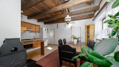 Kouzelný venkovský dům s příjemnou zahradou v atraktivní lokalitě.