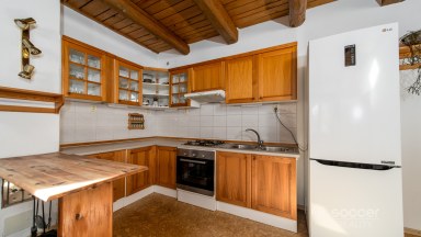 Malebný venkovský dům s prostornou zahradou blízko Českého ráje.