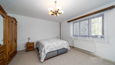 Malebný venkovský dům s prostornou zahradou blízko Českého ráje.