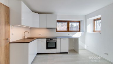 Pronájem bytu 2+kk, 38 m2, ul. Třístoličná, Praha 5 – Smíchov.