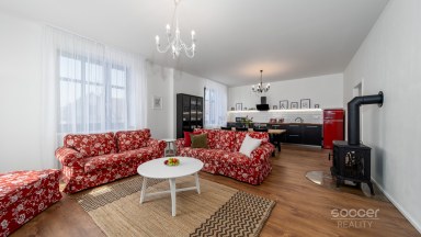 Nadstandardní velmi krásný byt ve vile se zahradou.