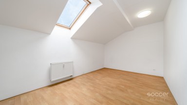 Kanceláře  (23 m² – 123 m²) – Jesenice u Prahy