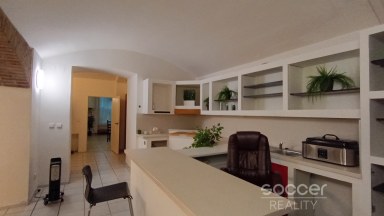 Pronájem bytu 2+kk/T, 60 m2, ul. Jirečkova, Praha 7 - Holešovice.