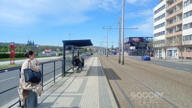 Pronájem bytu 2+kk/M, 40 m2, ul. Jirečkova, Praha 7 - Holešovice.