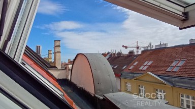 Pronájem bytu 2+kk/M, 40 m2, ul. Jirečkova, Praha 7 - Holešovice.