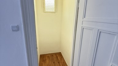 Pronájem  prostorného bytu 3+1, 110 m2 v Praze 3, ulice Nitranská