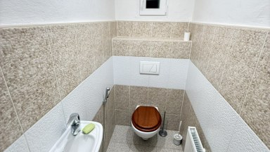 Pronájem  prostorného bytu 3+1, 110 m2 v Praze 3, ulice Nitranská