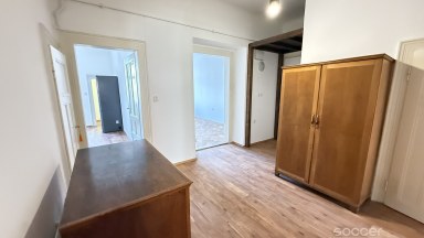 Pronájem  prostorného bytu 3+1, 110 m2 v Praze 3, ulice Nitranská