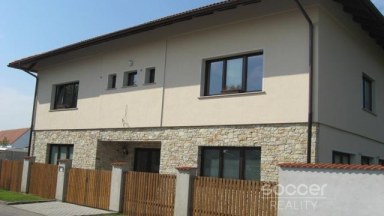 Pronájem nebytového prostoru - bytu,  20 m2, Praha 9 - Horní Počernice.