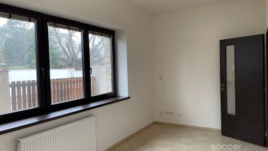 Pronájem nebytového prostoru - bytu,  20 m2, Praha 9 - Horní Počernice.