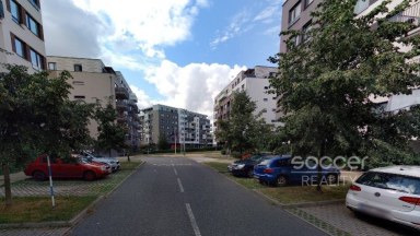 Pronájem garážového stání v ulici Zakšínská, Praha 9 - Střížkov.