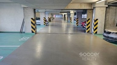 Pronájem garážového stání v ulici Zakšínská, Praha 9 - Střížkov.