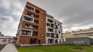 Pronájem bytu 2+kk s terasou a předzahrádkou v rezidenci Tesla Hloubětín. 