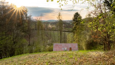 Pronájem rekreační chaty, Suhrovice, 16 km od Mladé Boleslavi.