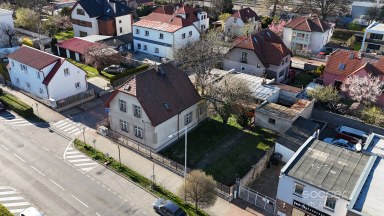 Pronájem staršího rodinného domu 4+1, ul. Dobšická, Praha – Horní Počernice.