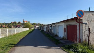 Pronájem garáže 22 m², Sadská, ul. U Stadionu.
