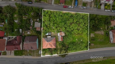 Prodej stavebního pozemku s rodinným domem k rekonstrukci – Sehradice, okres Zlín.