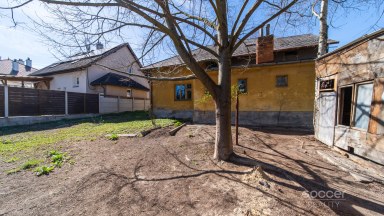 Prodej domu s pozemkem 1 310 m², Jičín – Holínské Předměstí.
