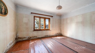 Prodej domu s pozemkem 1 310 m², Jičín – Holínské Předměstí.