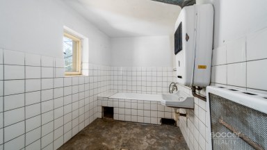 Prodej domu s pozemkem 1 310 m², Jičín – Holínské Předměstí.