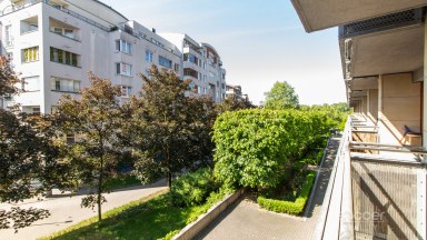 Pronájem bytu 1+kk/balkon, 27+5 m2, ul. Paříkova, Praha 9 – Vysočany. 