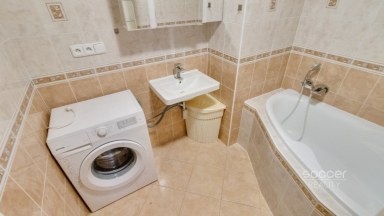 Pronájem bytu 2+kk/B, 45 m2 + balkon 7 m2, ulice V Honech, Klecany. 