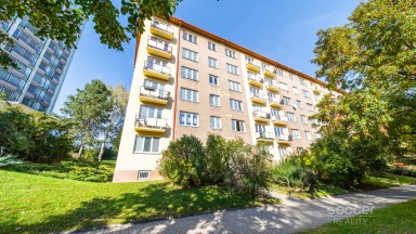 Pronájem bytu 2+1/B/S, 53 m2, Praha 3 - Žižkov, ul. Pod Lipami.