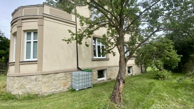 Příjemný byt ve vile s géniem loci v atraktivní lokalitě.
