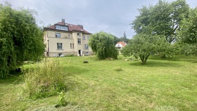 Příjemný byt ve vile s géniem loci v atraktivní lokalitě.