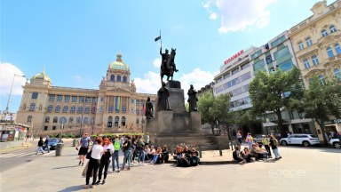 Pronájem bytu 3+1 + hala + šatna + 2x koupelna (celkem 97 m²) na Václavském náměstí