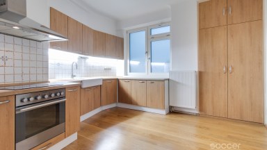 Pronájem bytu 3+1 + hala + šatna + 2x koupelna (celkem 97 m²) na Václavském náměstí