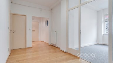 Pronájem bytu 3+1 + hala + šatna + 2x koupelna (celkem 97 m²) na Václavském náměstí