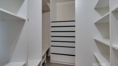 Pronájem bytu 3+1 + hala + šatna + 2x koupelna (celkem 97 m²) na Václavském náměstí