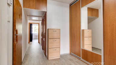 Pronájem bytu 3+1 (77 m²) s lodžií (6 m²) a parkem ve vnitrobloku – ul. Přecechtělova, Praha 13