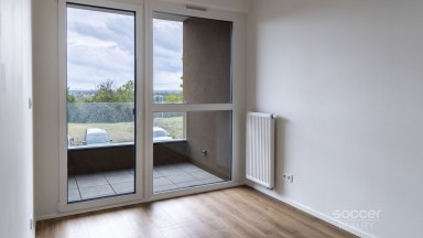 Pronájem bytu 2+kk/L/S/PS, 46 m2, Praha 14 - Černý Most, ul. Arnošta Valenty