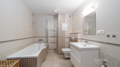Prodej bytu 3+kk/sklep, 74+2,5 m2 v ulici Loudova, Praha 3 – Žižkov.