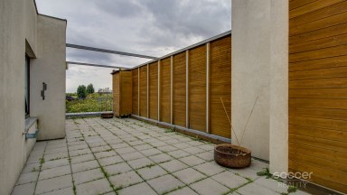 Pronájem 3+kk s velkou terasou a samostatnou garáží v ul. Bohdanečská, Praha 9 - Vinoř.