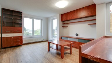 Pronájem 3+kk s velkou terasou a samostatnou garáží v ul. Bohdanečská, Praha 9 - Vinoř.